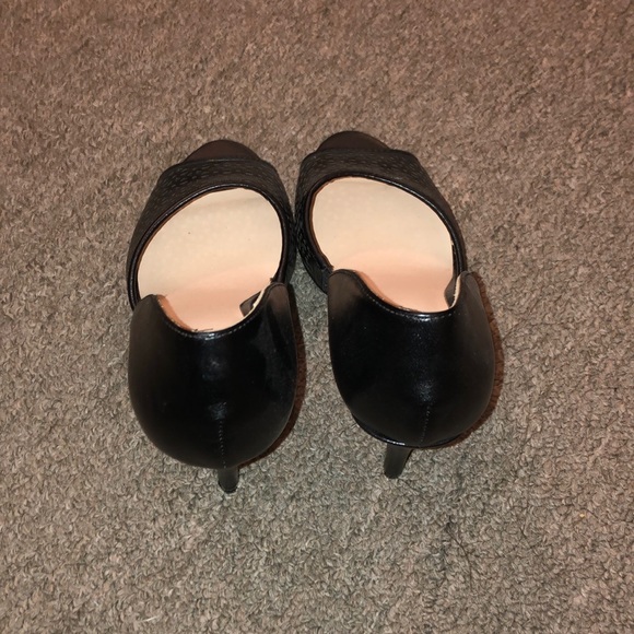 Nine West black heels - Picture 2 of 3